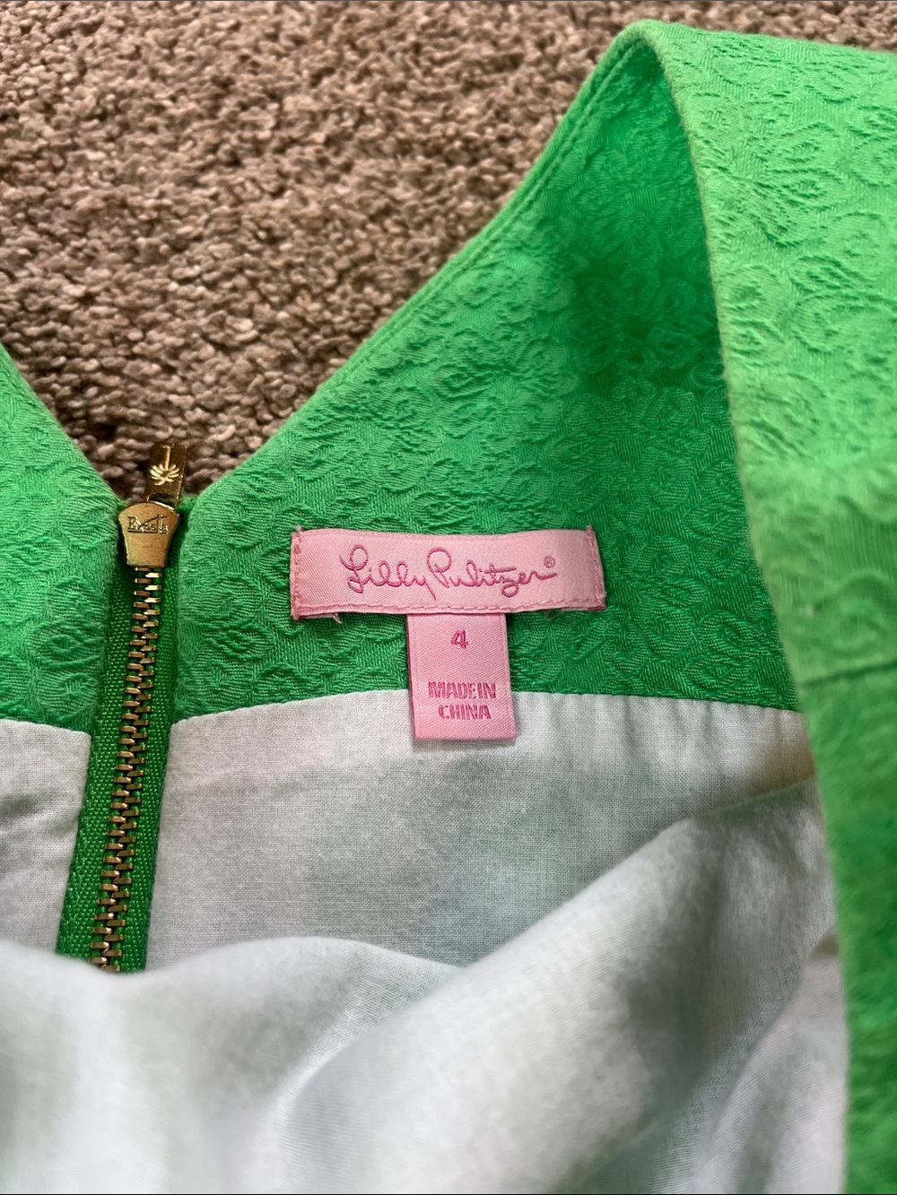 🍀🌼☘️Lilly Pulitzer sz4 Daisy Embossed Green Shift Embroidered Hem Bows WOW! EUC - Picture 3 of 13
